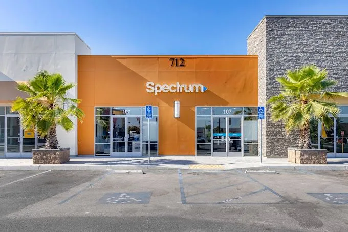 Spectrum store - Delano