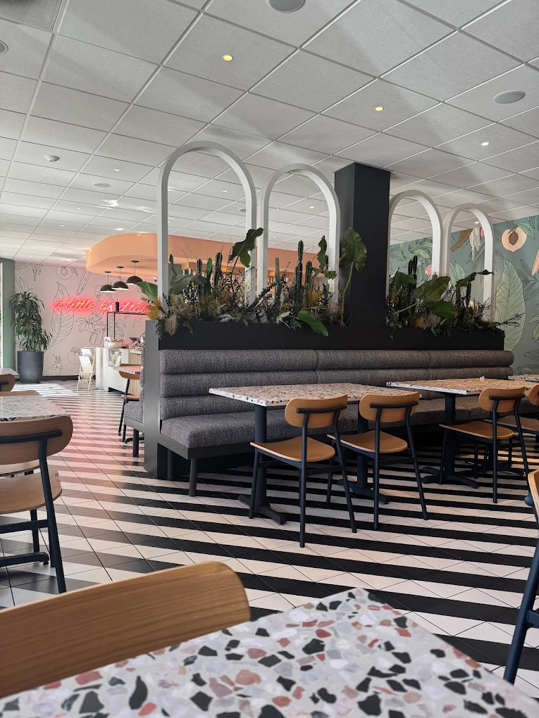 Parakeet Cafeat at Beverly Hills