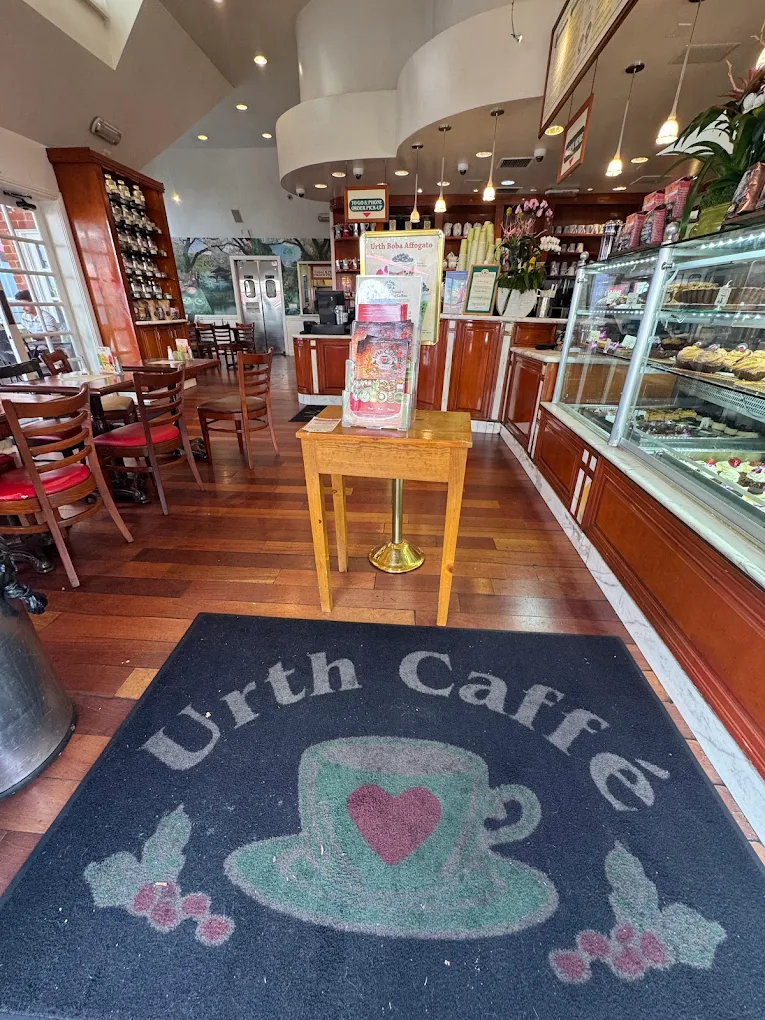 Urth Caffe Beverly Hills - indoor