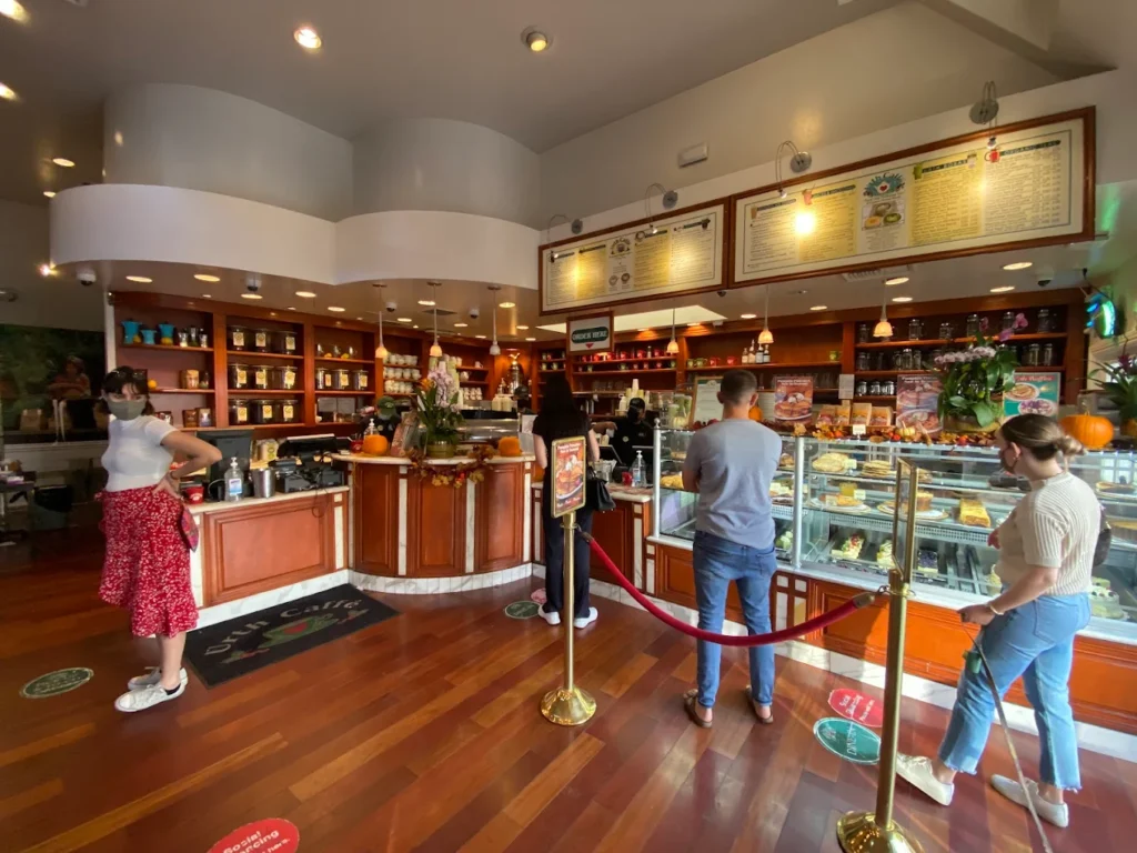 Urth Caffe Beverly Hills - indoor